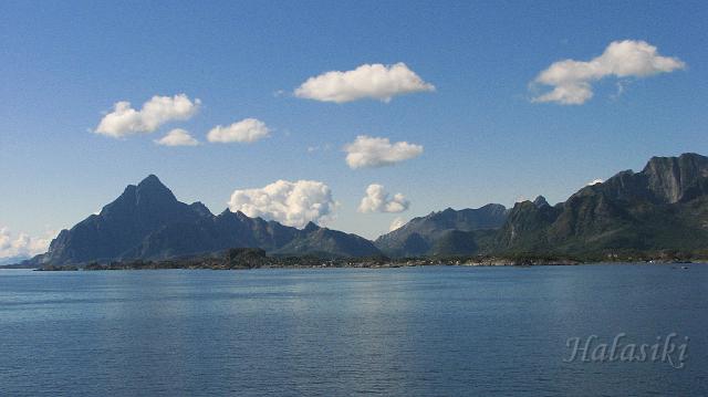 Norwegia (1366a).JPG - Prom z Svolvaer do Skutvik